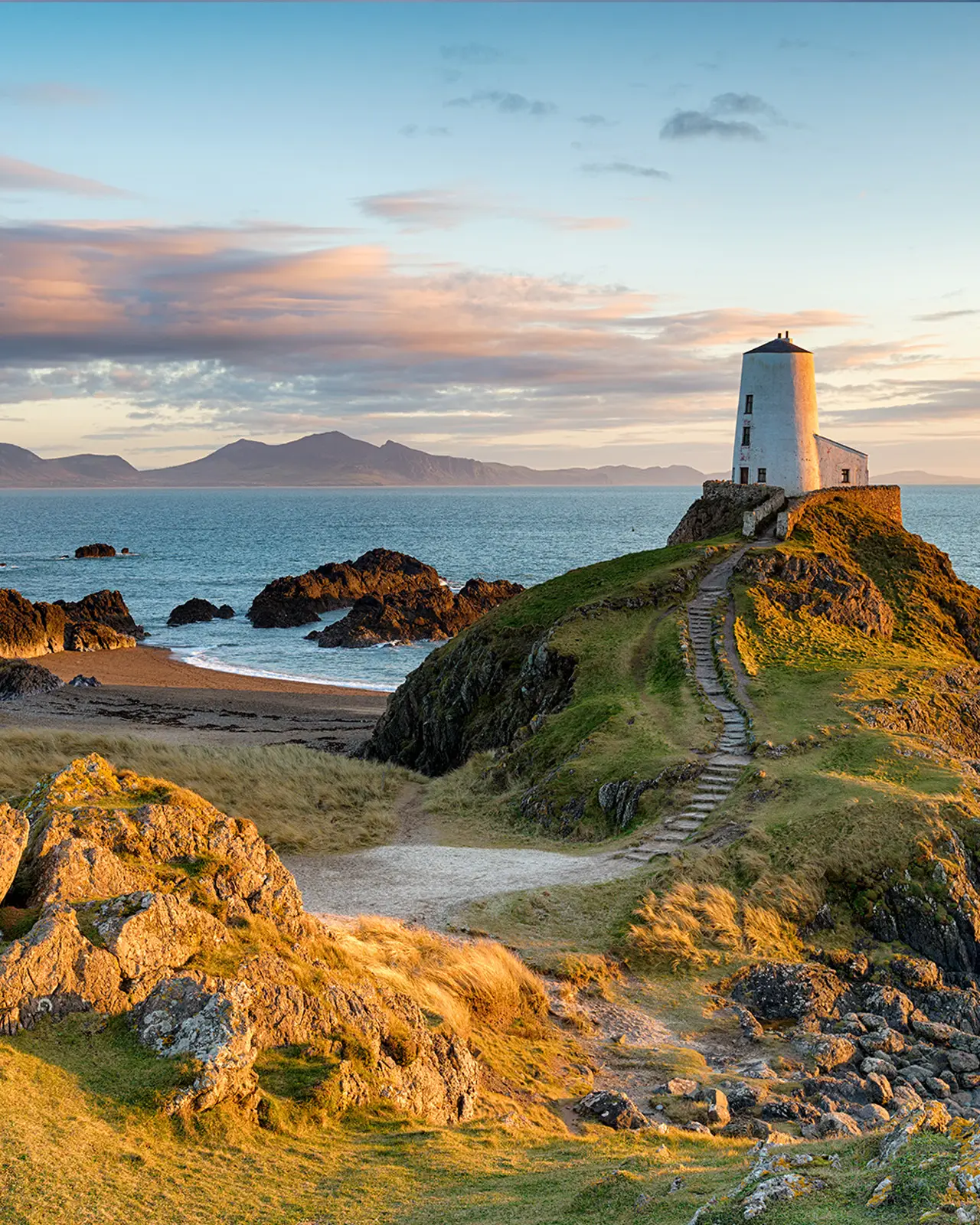 SilverOpus Travel Tours Destination UK Allure Stunning Landscape coast of Anglesey in North Wales