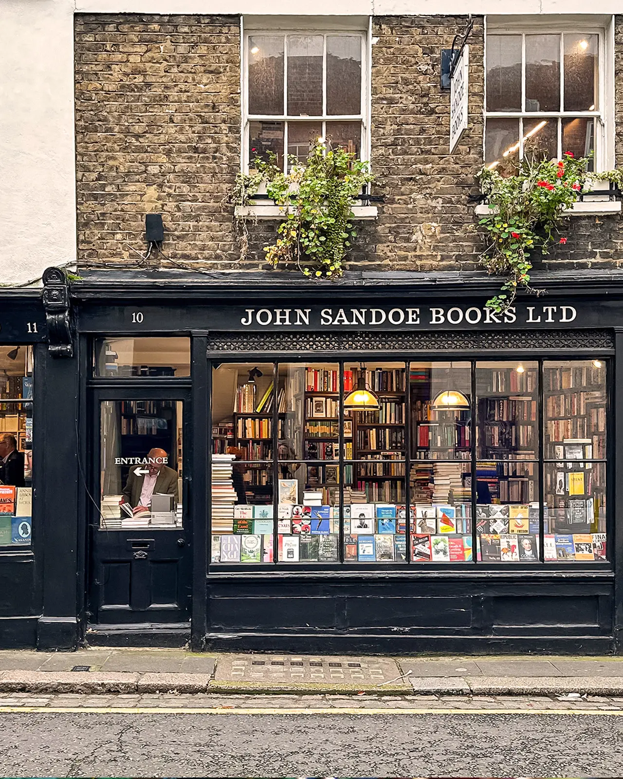 SilverOpus Travel Tours Destination UK Bookshop